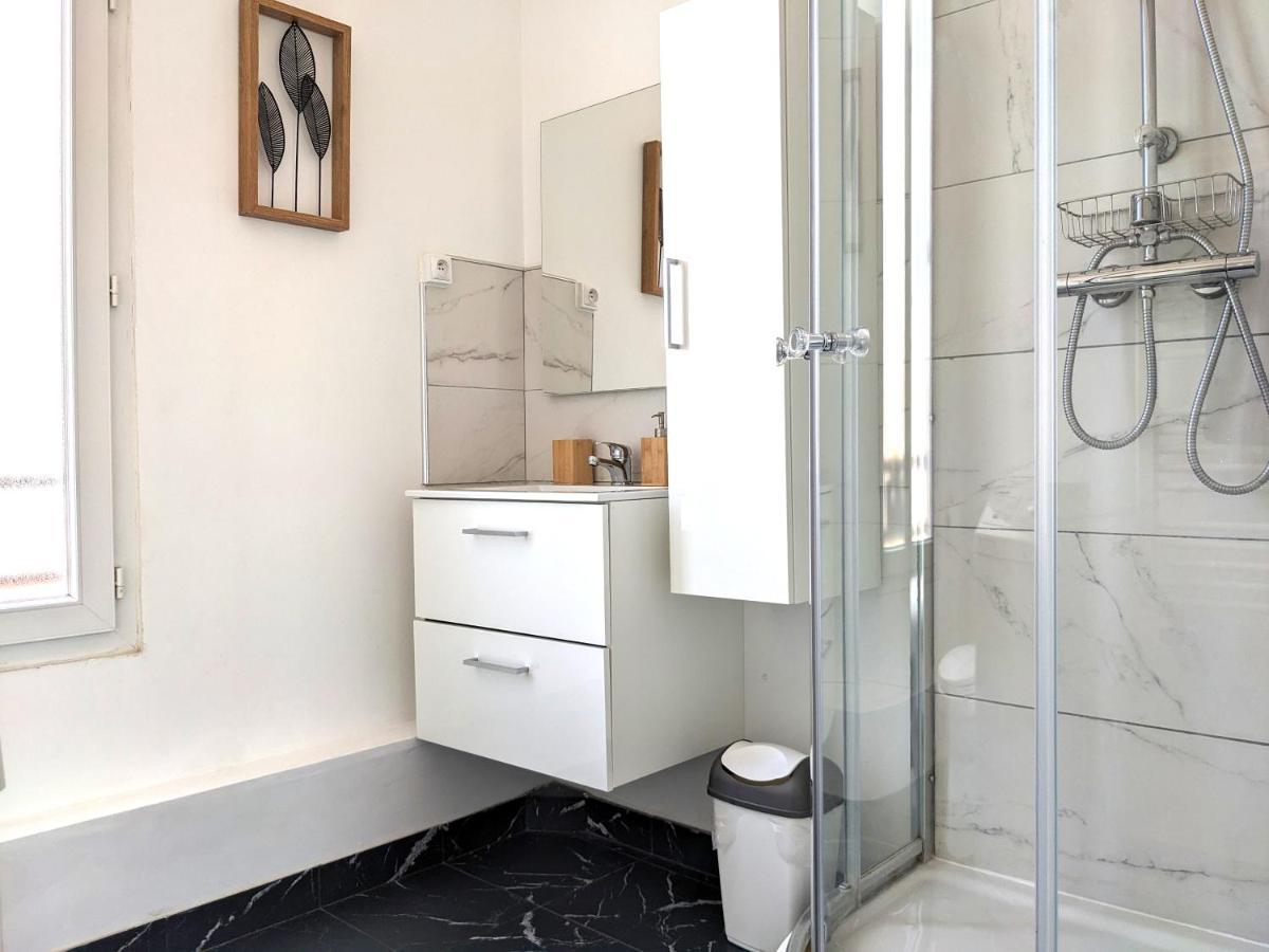 Grande Maison Renovee A 7 Min Du Metro *